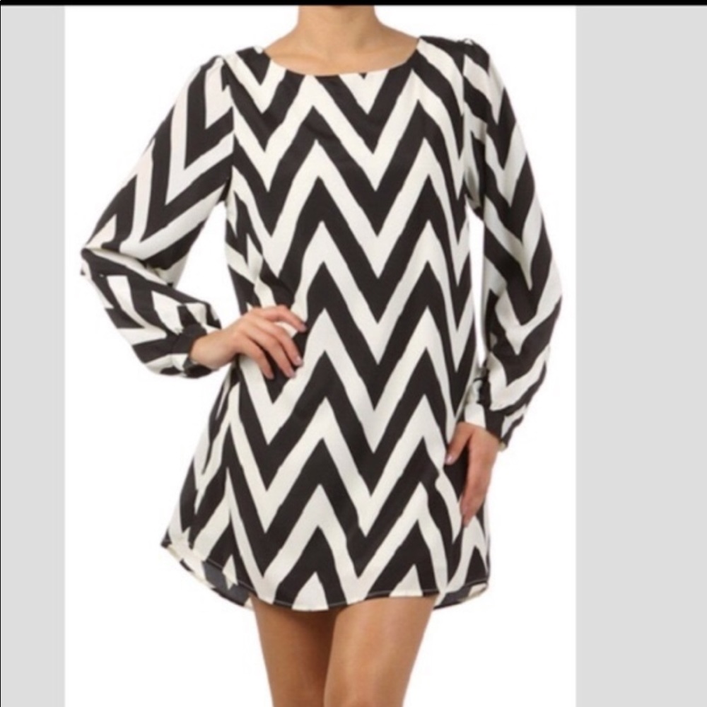 Everly chevron 3/4 sleeve dress